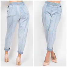 Load image into Gallery viewer, High rise mom o ring belted jeans in light wash