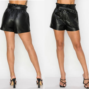 EMMA paper bag faux leather shorts black
