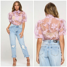 Load image into Gallery viewer, Organza puff sleeve top in lavender