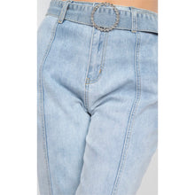 Load image into Gallery viewer, High rise mom o ring belted jeans in light wash