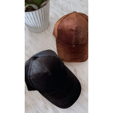Load image into Gallery viewer, Velvet baseball cap in black or brown